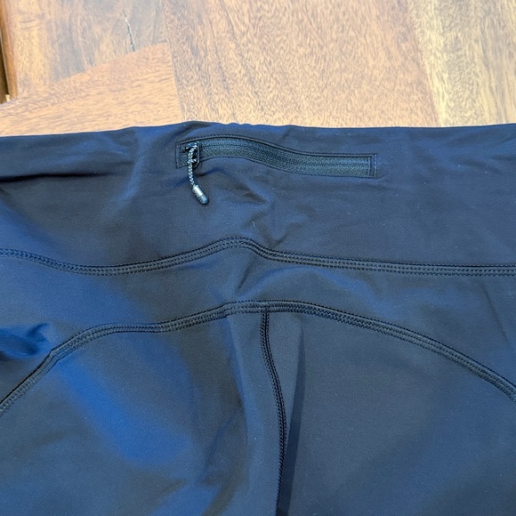 Lululemon leggings with ruching detail - black - Picture 3 of 7